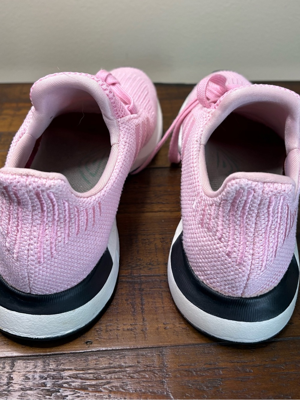 Women’s Size 6 Adidas Originals Swift Run Shoe , True Pink - Picture 4 of 9
